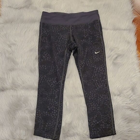 Nike dry fit black capri leggings size small - Picture 1 of 6